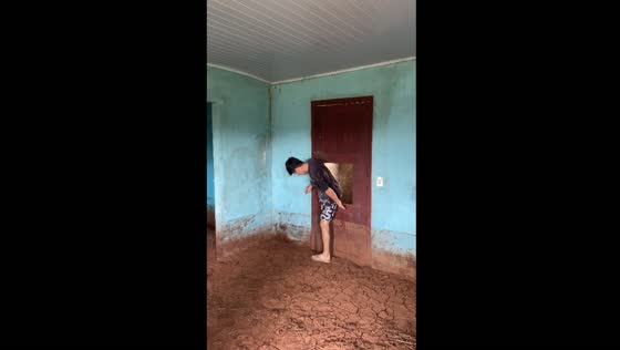 Funny door mishap in Brazil