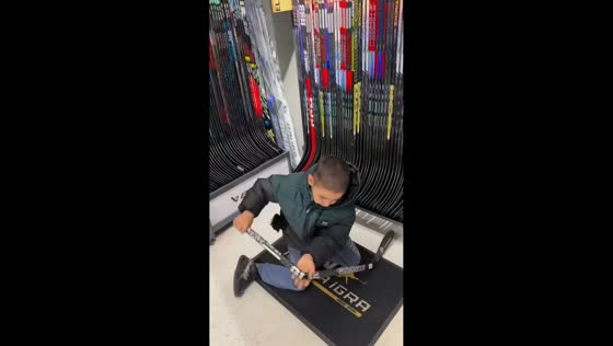 Hockey stick snaps while testing at store in Moscow, Russia