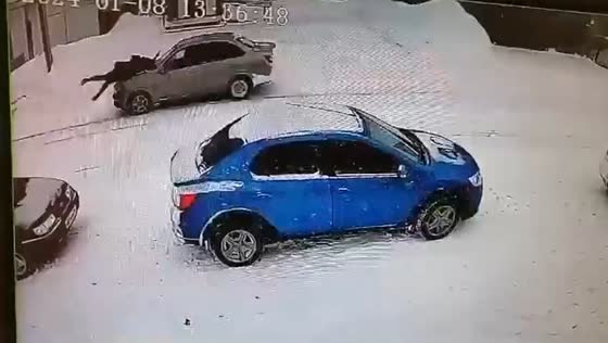 Woman struck by car in Kyshtovka while jaywalking: sustains head injury and fractured shoulder