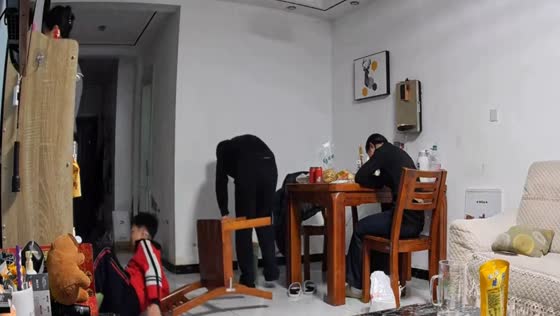 Boy falls after sitting on chair backrest in Shandong, China