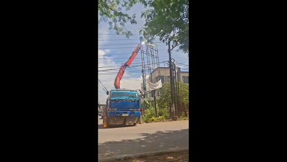Utility truck sparks electrical short in Batam, Sikupang, Indonesia