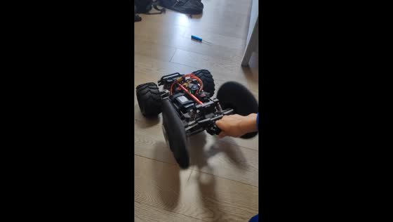 High-speed skeleton RC car wobbles under pressure in Guangdong, China