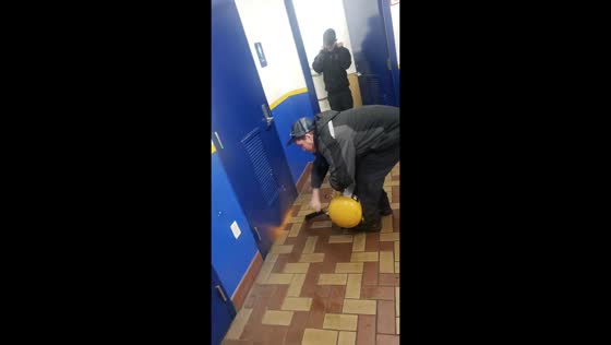  Prank involving chili powder played on colleague in Monroe, Louisiana, USA