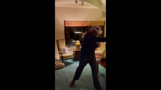 Father’s VR adventure leads to unexpected mishap in San Francisco, California, USA