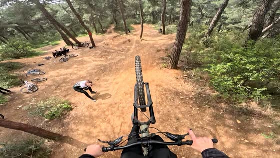 Cyclist loses control and falls on rocky downhill trail in Bursa, Turkey