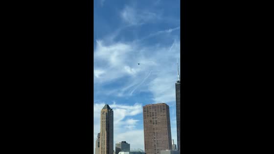 Armed F-16 fighter jet flies over Chicago during Trump’s visit in USA