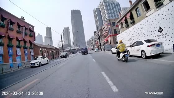 Motor scooter collides with truck in Liaoning, China