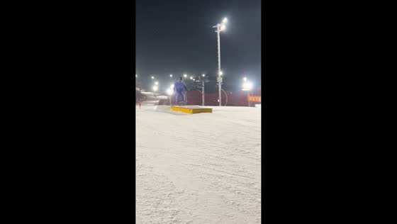 Skiing mishap as man trips during jump in Liaoning, China