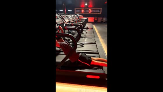 Treadmill fall in Darlington, UK: person hits knees and face