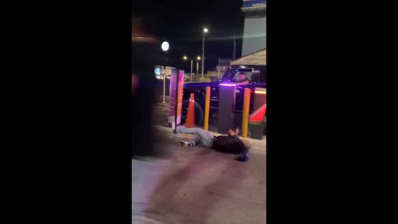 Man falls after hitting barrier while fleeing police in Monterrey Escobedo