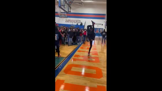 Showstopper: impressive dance maneuver steals the spotlight at Armstrong High School