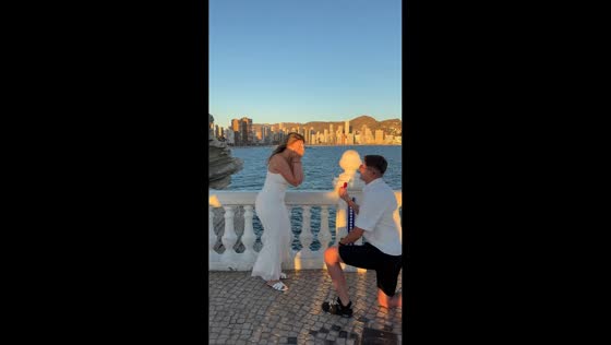 Man proposes to girlfriend at Balcón del Mediterráneo in Benidorm, Spain