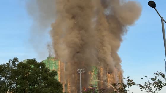 Massive scaffolding-fed fire engulfs multiple towers in Tai Po, Hong Kong