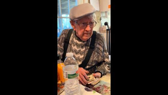 Grandpa's fashion advice: a hilarious exchange over ripped jeans