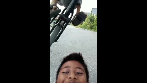 Video captures bicycle accident in Sudiang, Makassar