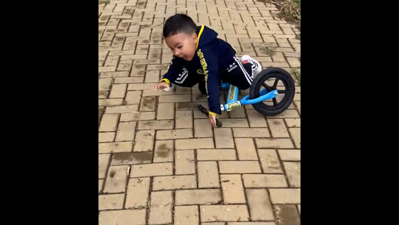 Toddler’s bike lesson ends in a fall after ramp ride in Santa Fe