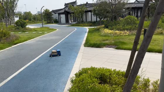 Toy truck drifts skillfully in Shandong, China