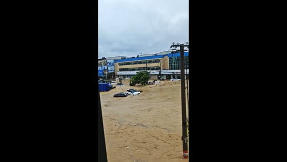 Severe flooding submerges commercial district in Guangxi, China