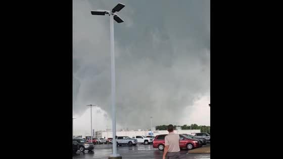 Tornado strikes Mount Vernon, IN