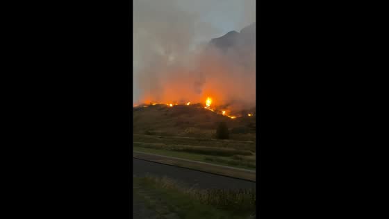 Wildfire spreads across Arthur’s Seat in Edinburgh, Scotland, UK