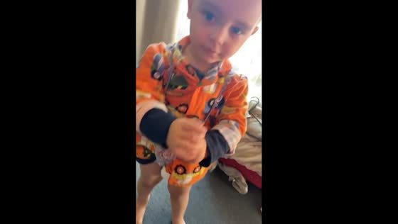 Toddler’s creative outfit mishap in Northland, New Zealand