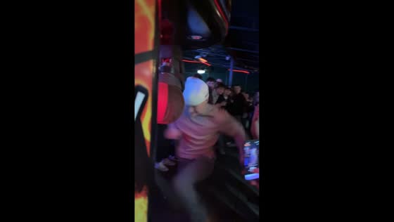 Head punch machine challenge draws cheers in Tinley Park, USA