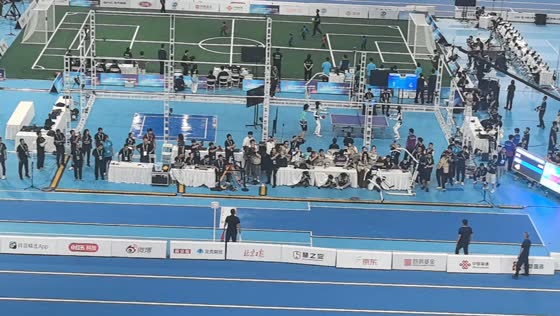 Humanoid robot achieves 7.97-meter long jump during competition in Beijing, China