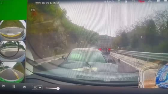 Overtaking maneuver leads to multi-vehicle crash in Shaanxi, China