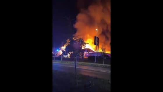 Huge overnight fire engulfs and destroys supermarket in Kladno, Czech Republic