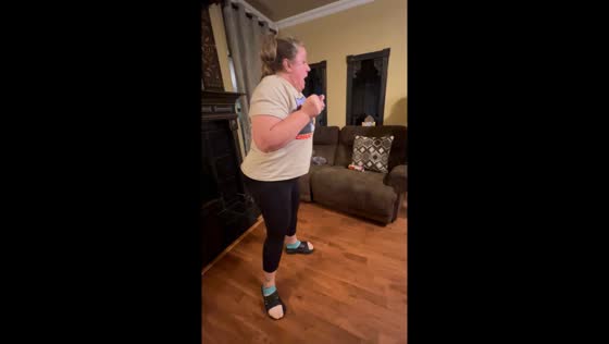 Mom's hilarious reaction to mouse in Pasadena home