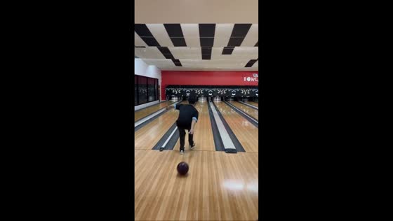 Man slips and falls after losing grip on bowling ball in Terengganu, Malaysia