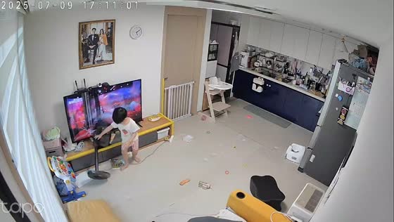 Little boy accidentally breaks TV while playing in front of it in Seoul, South Korea