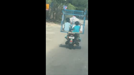Unusual family transport spotted on motorcycle in Hyderabad, India