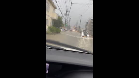 Flooding begins in Fujieda, Japan as typhoon Shanshan approaches