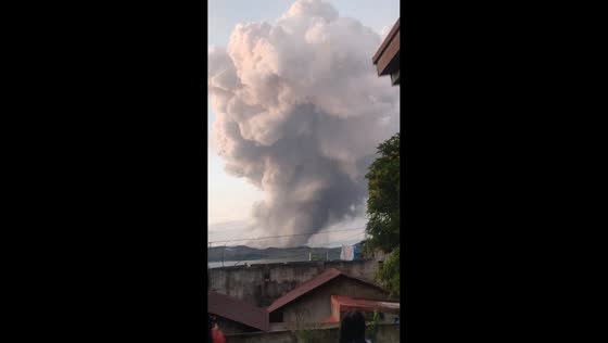 Taal Volcano's phreatomagmatic eruption in Talisay, Batangas