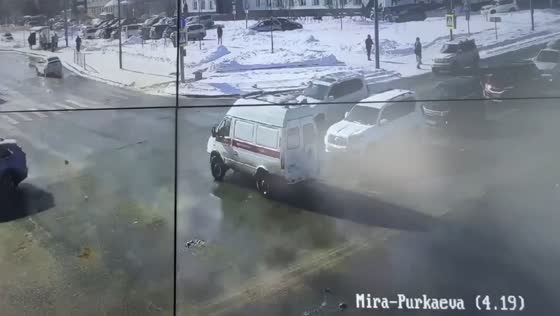 Ambulance overturns after collision with Lexus at intersection in Sakhalin, Russia