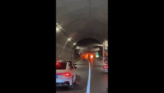Burning truck explodes in tunnel in Hubei, China