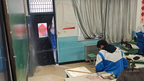Classroom flooded by radiator leak in Ningxia, China
