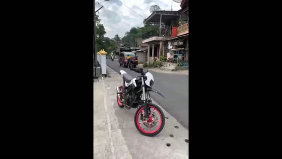 Child on motorcycle collides with vehicle in Yogyakarta