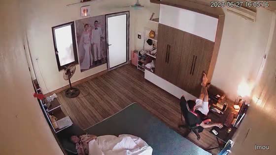 Home fire scare: quick-thinking husband extinguishes socket blaze in Nam Dinh, Vietnam