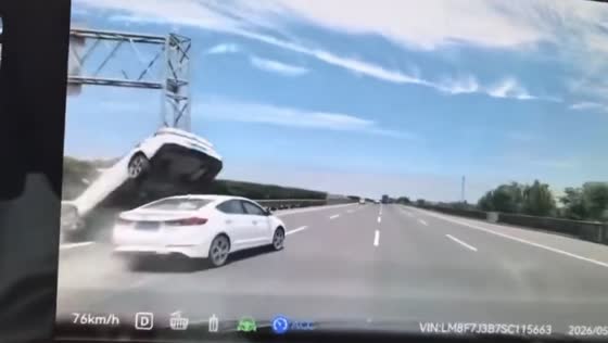 Speeding car flips after rear-end highway crash in Zhejiang, China