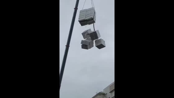 Insulation materials fall from crane in Le Havre, France