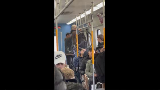Man performs impromptu train rail pull-ups en route to Alejandro Korn