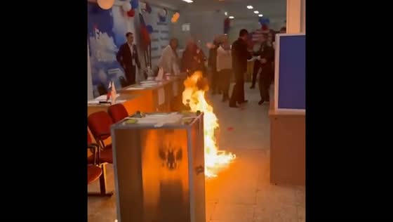 Arson attempt thwarted: resident detained after trying to set fire to voting box in Ugra, Russia