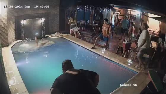 Woman slips and falls into pool in Fernando de la Mora, Paraguay