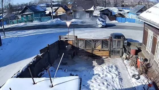 Minivan and wagon collide at intersection in Zeya, Russia