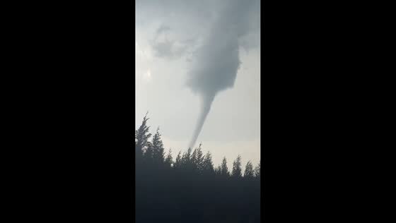 Powerful tornado sweeps past Rocky Mountain House, Canada