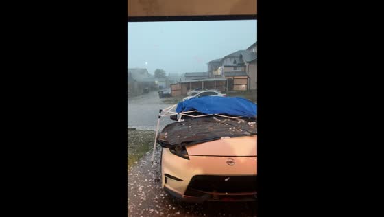 Heavy hailstorm hits Calgary, Alberta