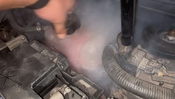 Coolant cap mishap sparks brief fire in Shandong, China