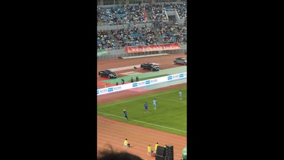 Football player slips during kick-off attempt in Inner Mongolia, China